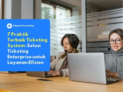 Karyawan customer service dan tim IT support sedang berkolaborasi menyelesaikan tiket keluhan pelanggan melalui dashboard ticketing system omnichannel di lingkungan kantor enterprise.
