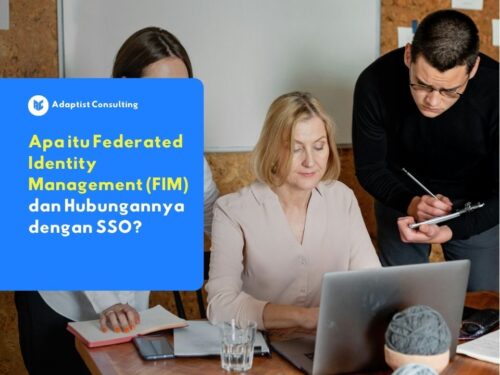 Karyawan yang sedang mengakses berbagai aplikasi bisnis eksternal secara aman menggunakan sistem Federated Identity Management (FIM) dan Single Sign-On (SSO) di lingkungan perusahaan