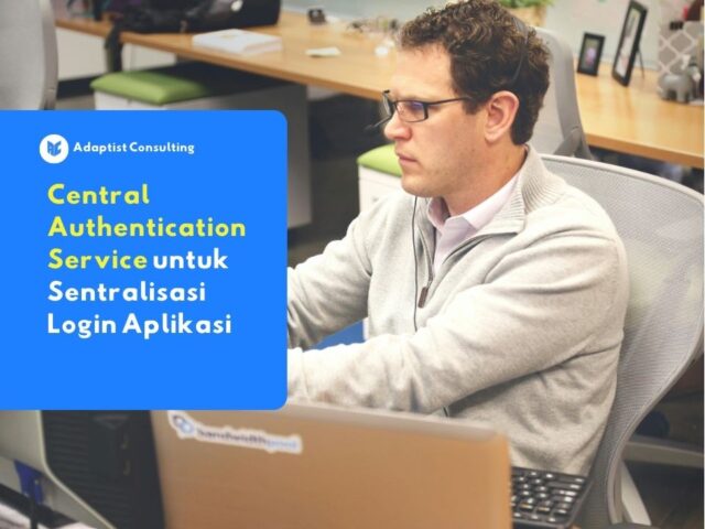 Karyawan yang sedang mengakses berbagai aplikasi bisnis secara efisien dan aman melalui satu portal masuk terpusat dengan teknologi Central Authentication Service.