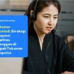 Ilustrasi tim profesional layanan dukungan B2B sedang mendengarkan dan menyelesaikan keluhan klien sebagai wujud penerapan budaya customer oriented di ekosistem enterprise.