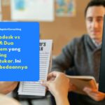 dua orang berinteraksi membandingkan sistem sebagai gambaran perbandingan Helpdesk dan CRM